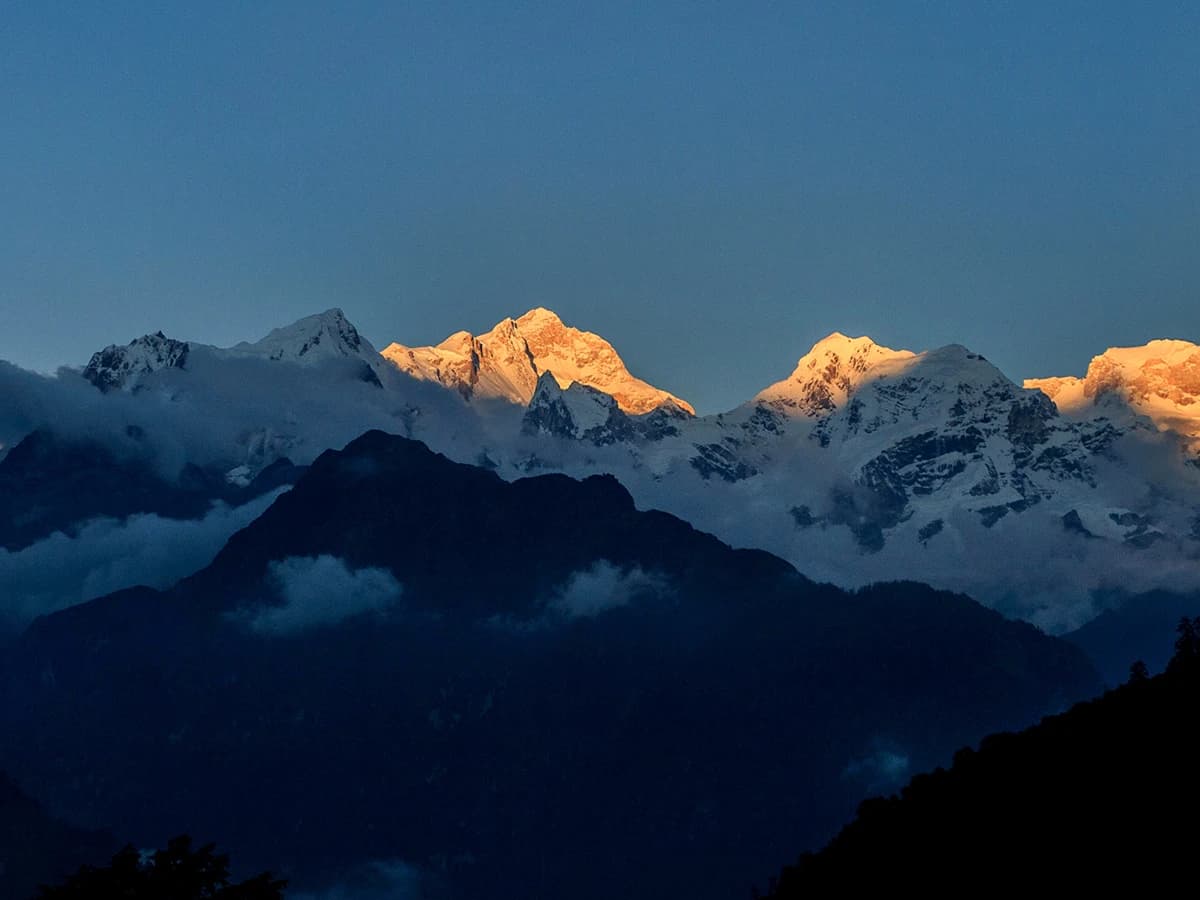 Manaslu Circuit Tsum Valley Trek - 23 Days